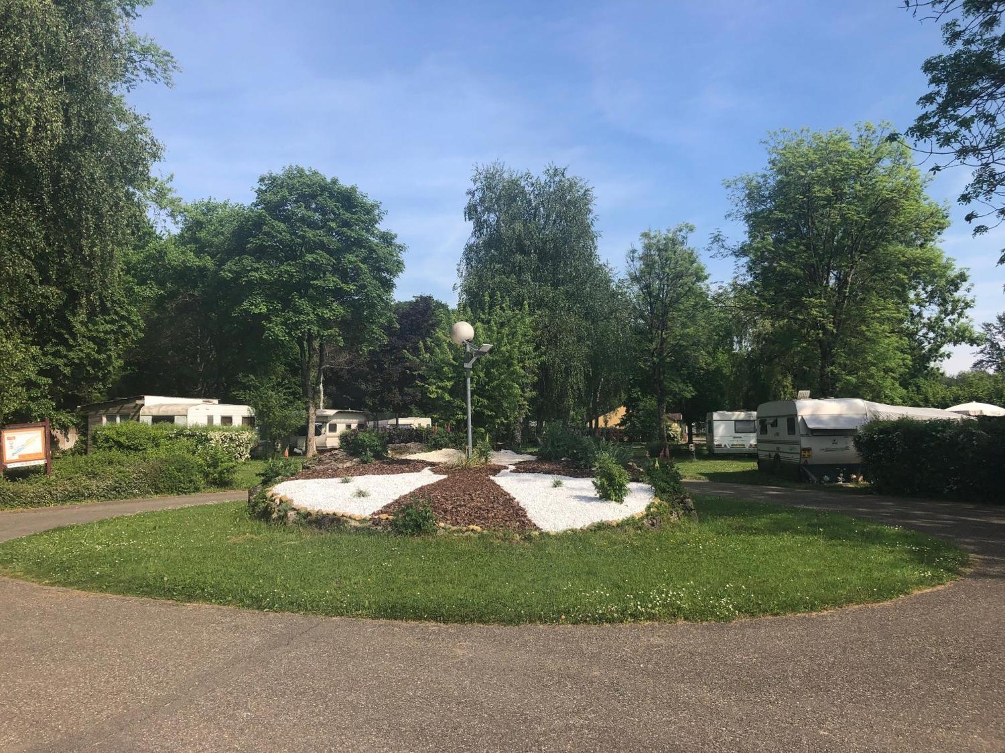 Camping Les Lupins Seppois-le-Bas Exteriér fotografie